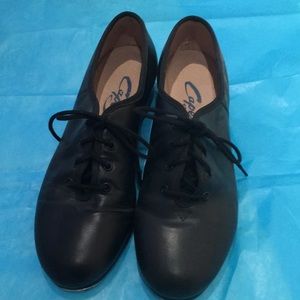 Women’s tap shoes